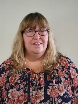 Donna Breault headshot